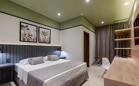 Avenida Hotel